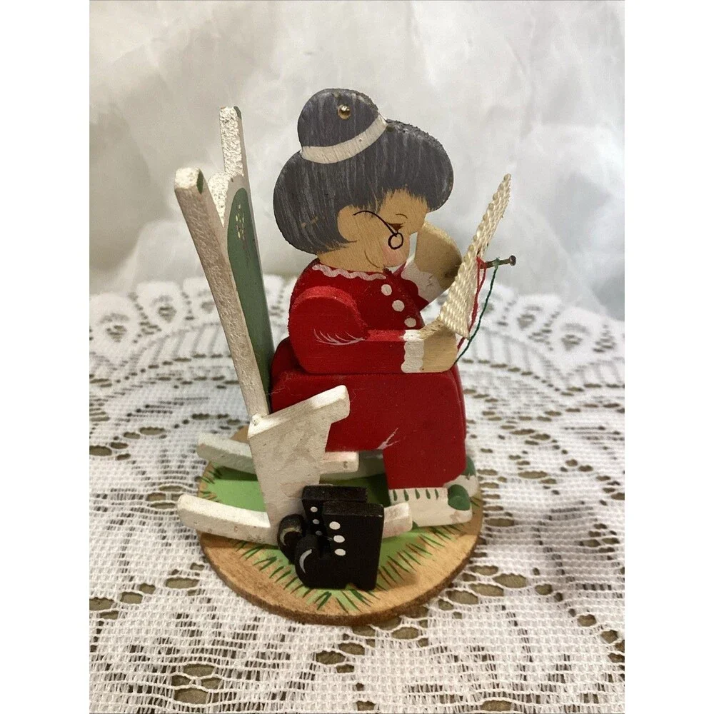Emgee Corp Mrs Claus Crafting / Sewing Wooden 3.5